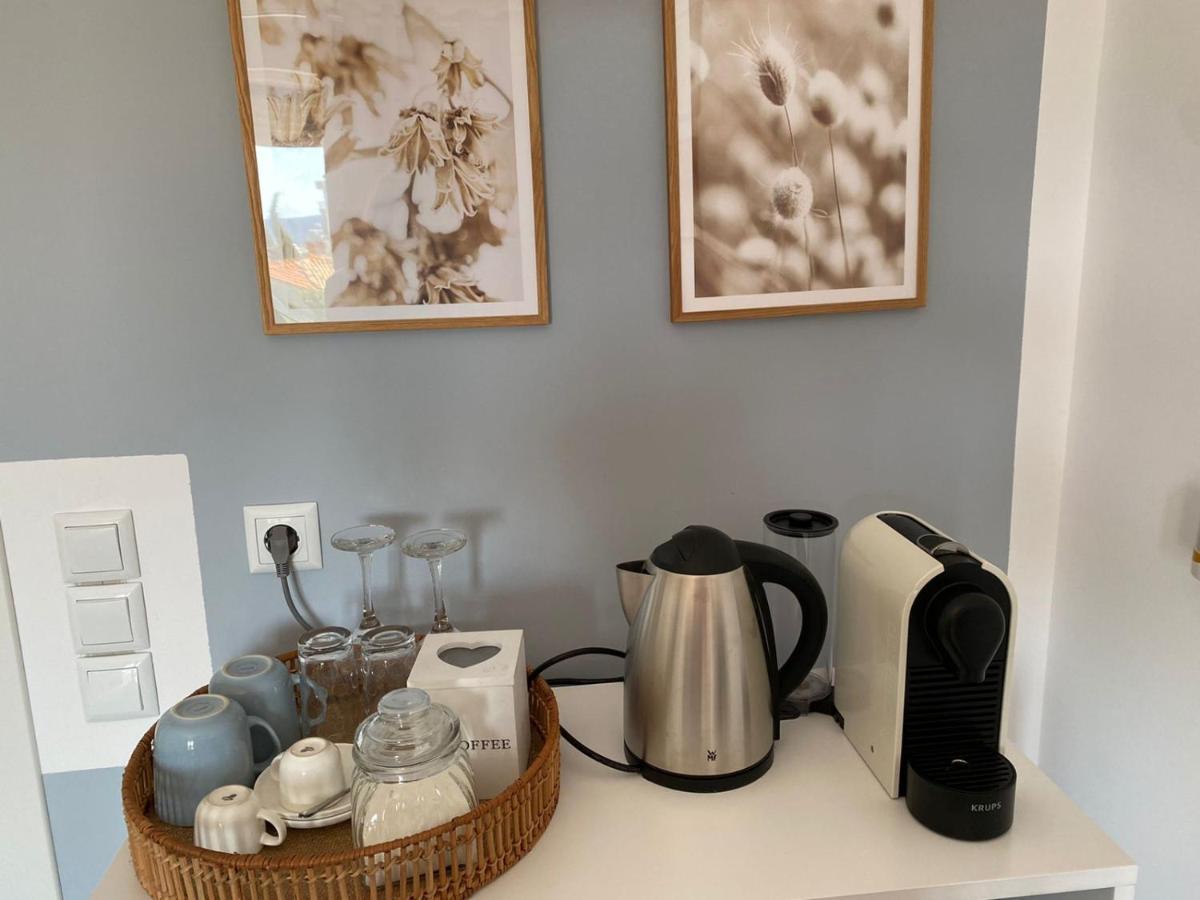 Apartment Artemis Himare Bagian luar foto
