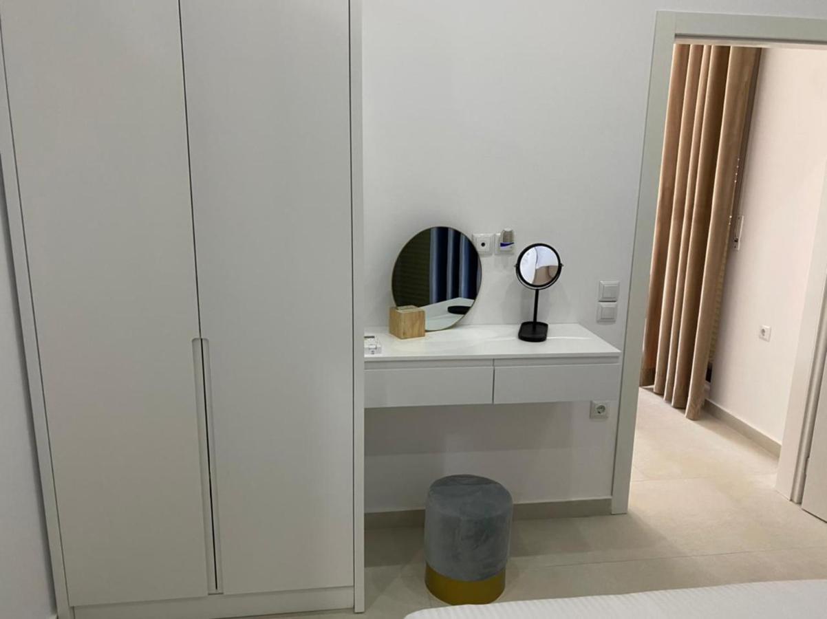 Apartment Artemis Himare Bagian luar foto