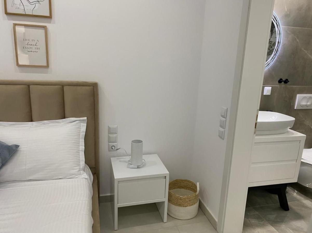 Apartment Artemis Himare Bagian luar foto