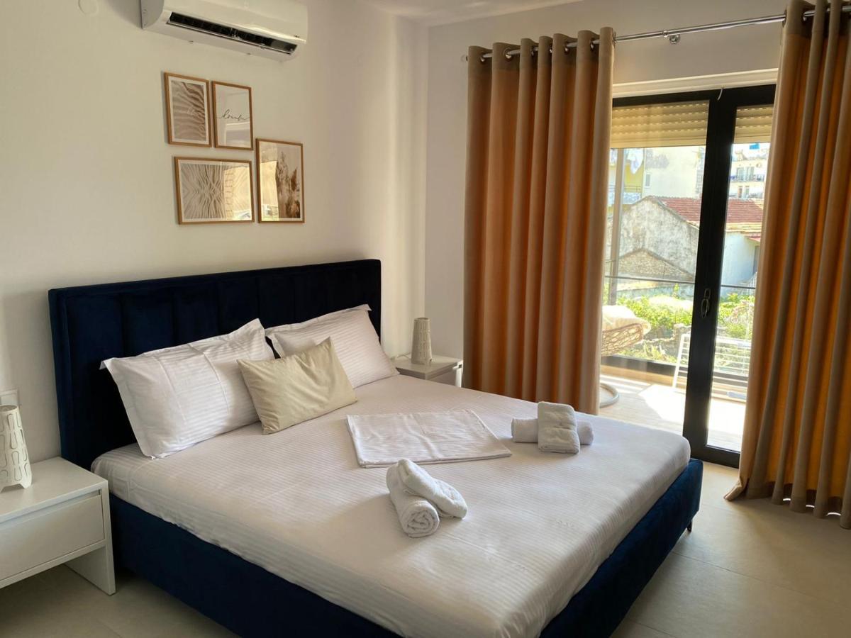 Apartment Artemis Himare Bagian luar foto