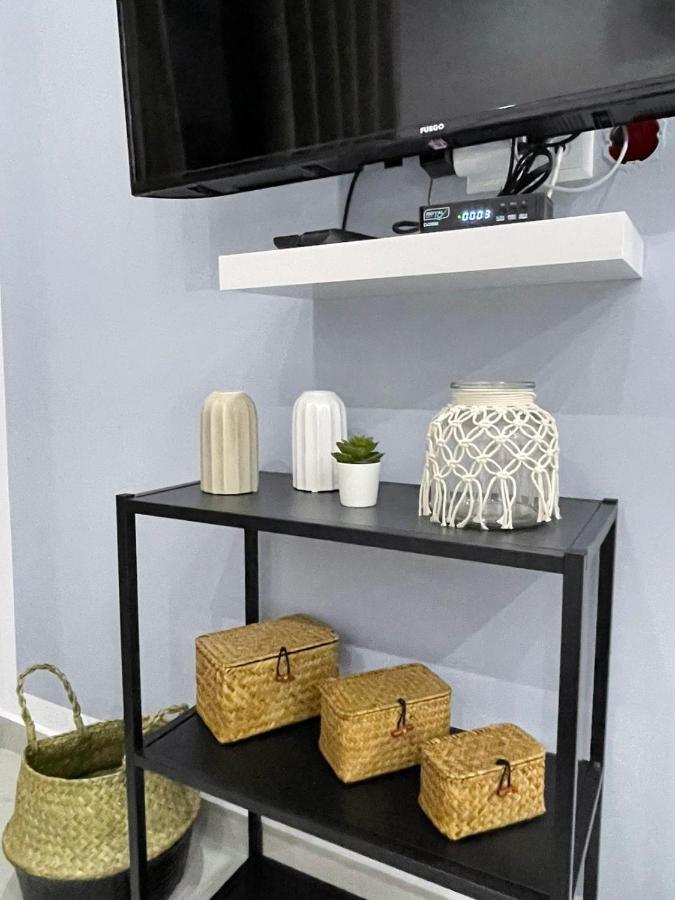 Apartment Artemis Himare Bagian luar foto
