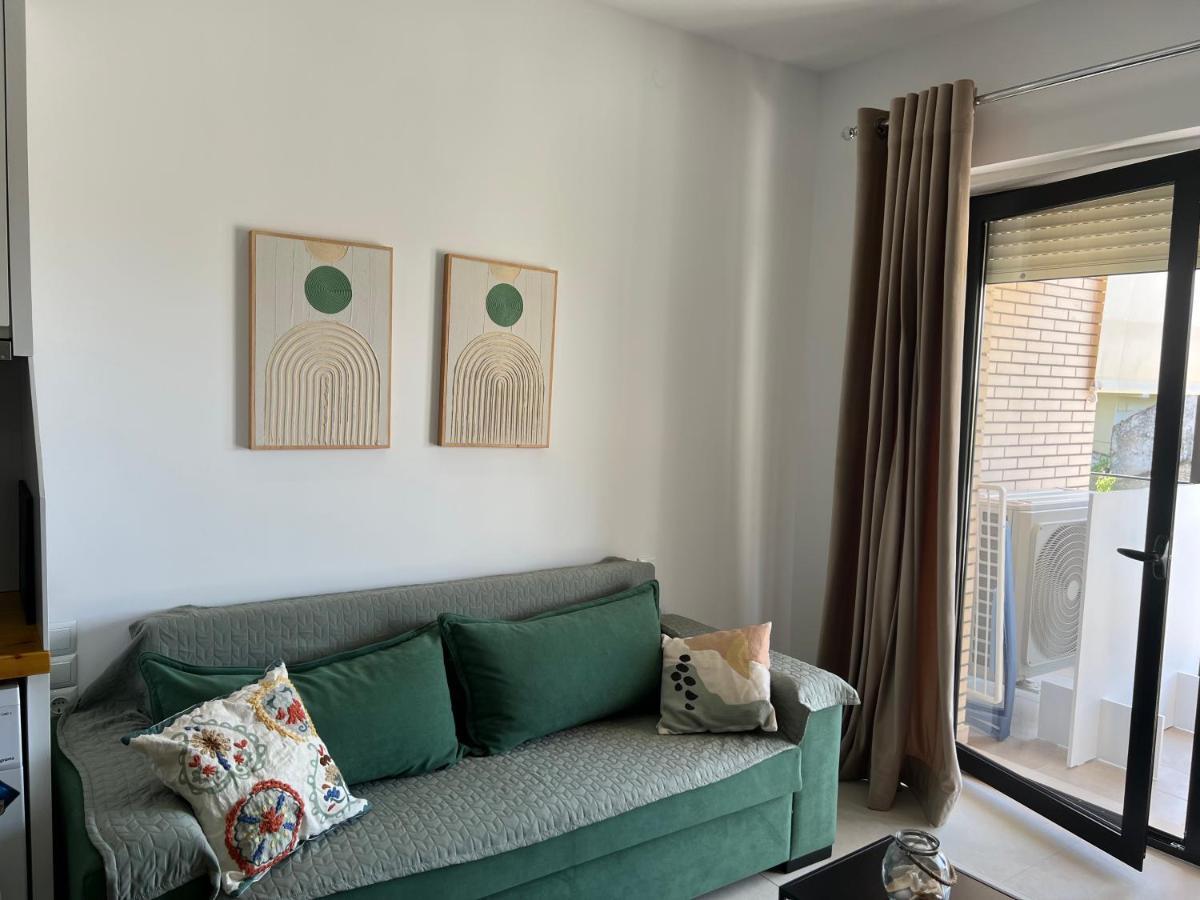 Apartment Artemis Himare Bagian luar foto