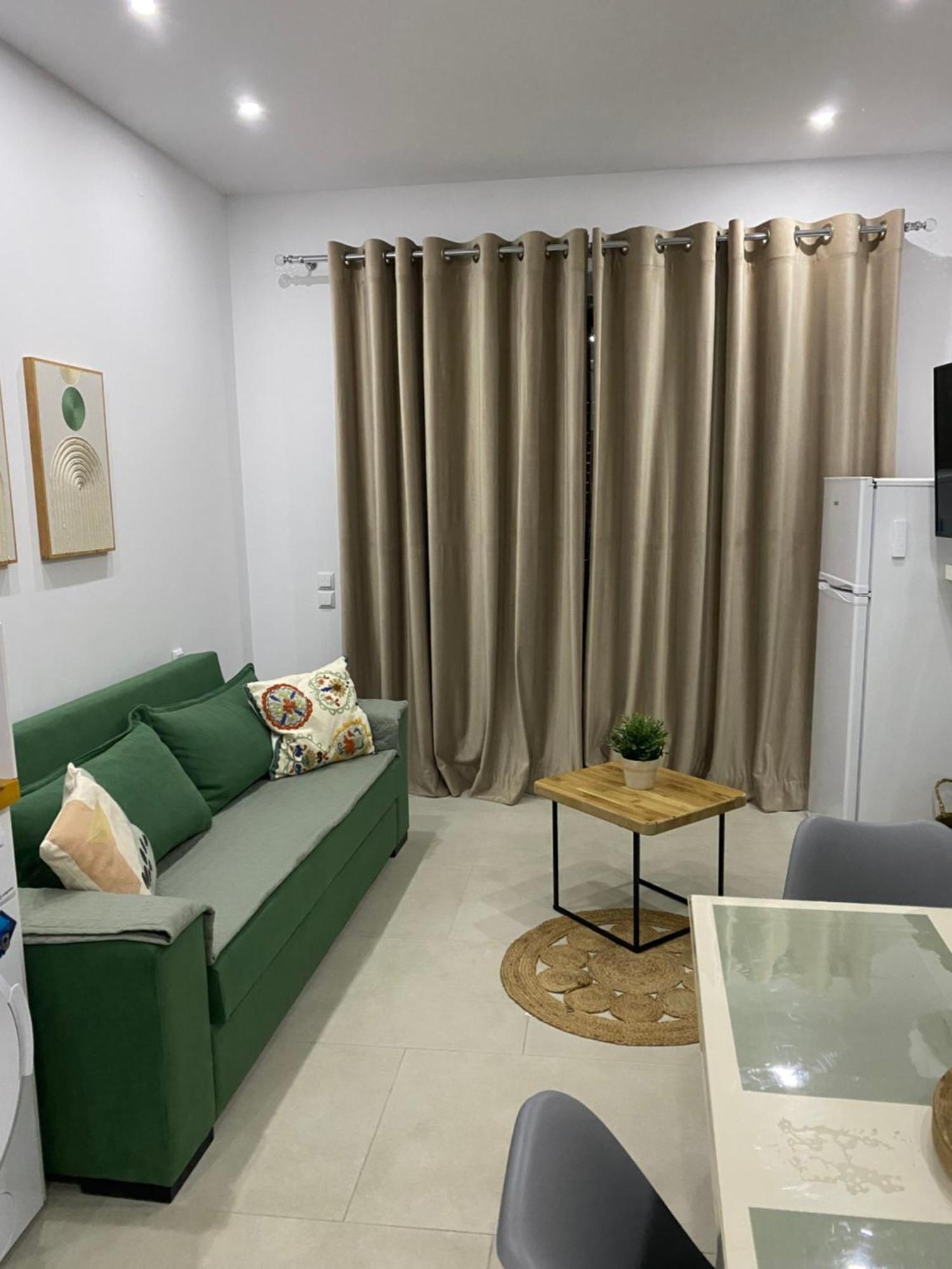Apartment Artemis Himare Bagian luar foto