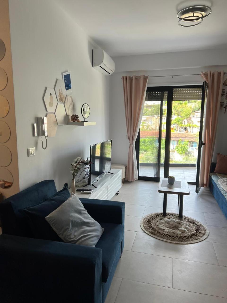 Apartment Artemis Himare Bagian luar foto