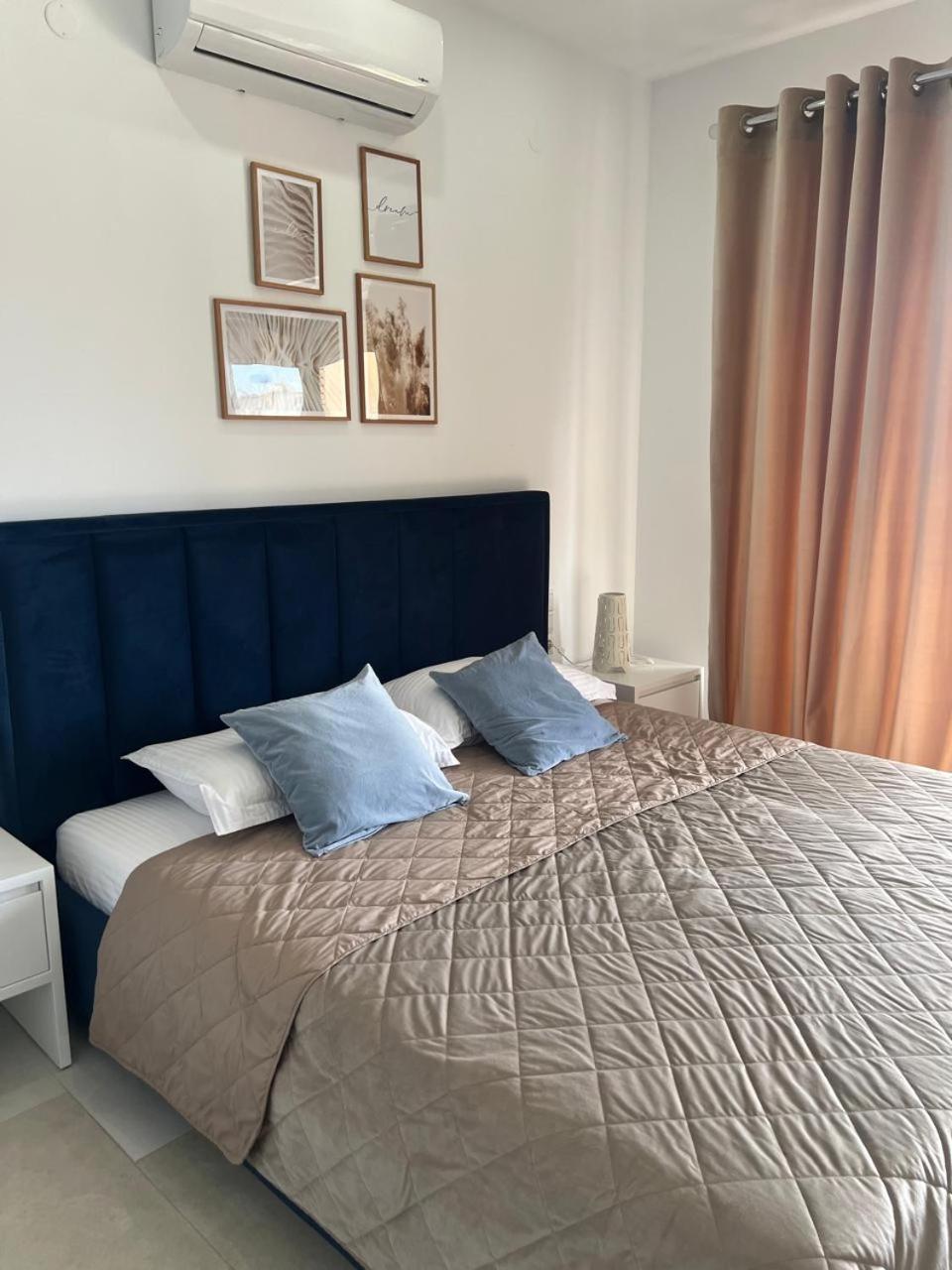 Apartment Artemis Himare Bagian luar foto