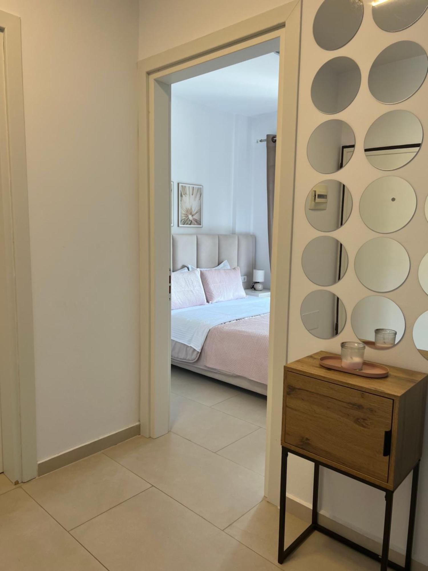 Apartment Artemis Himare Bagian luar foto