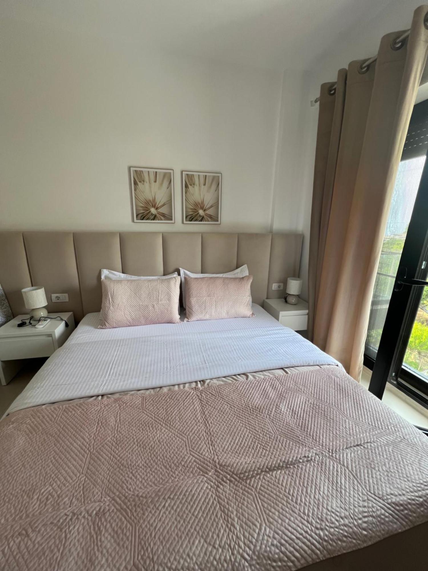 Apartment Artemis Himare Bagian luar foto